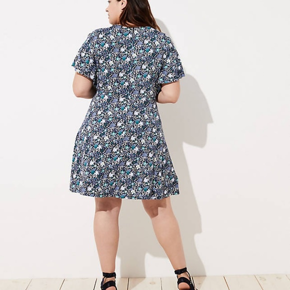 1 LEFT - NWT LOFT Blue Floral Dress PLUS SIZE 26 - Picture 2 of 7